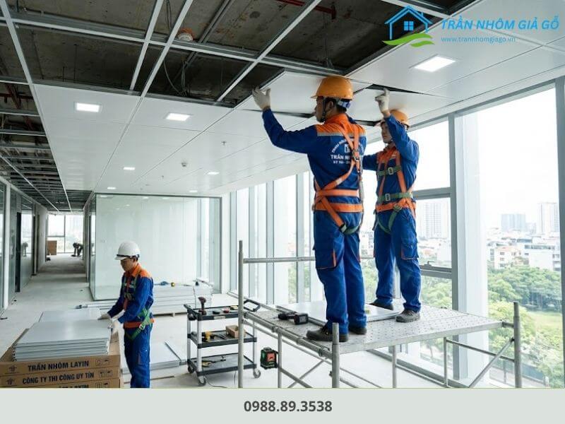 Chọn đơn vị thi công trần thả uy tín giúp tiết kiệm chi phí về sau