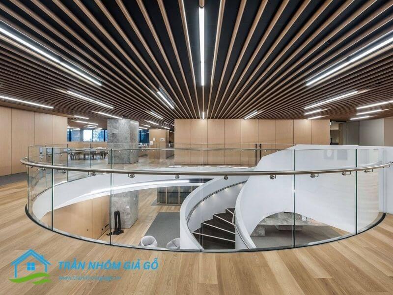 Trần nhôm có độ bền cao và dễ dàng vệ sinh