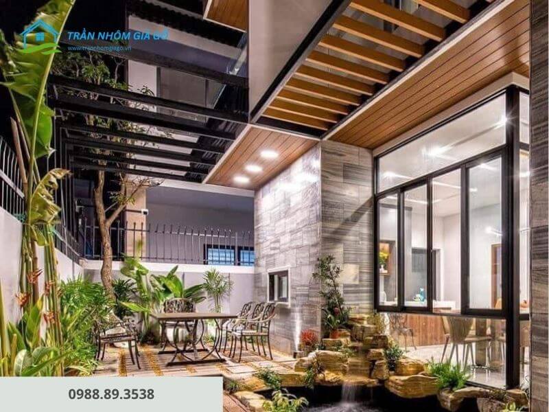 Trần nhôm vân gỗ ban công giữ màu bền bỉ